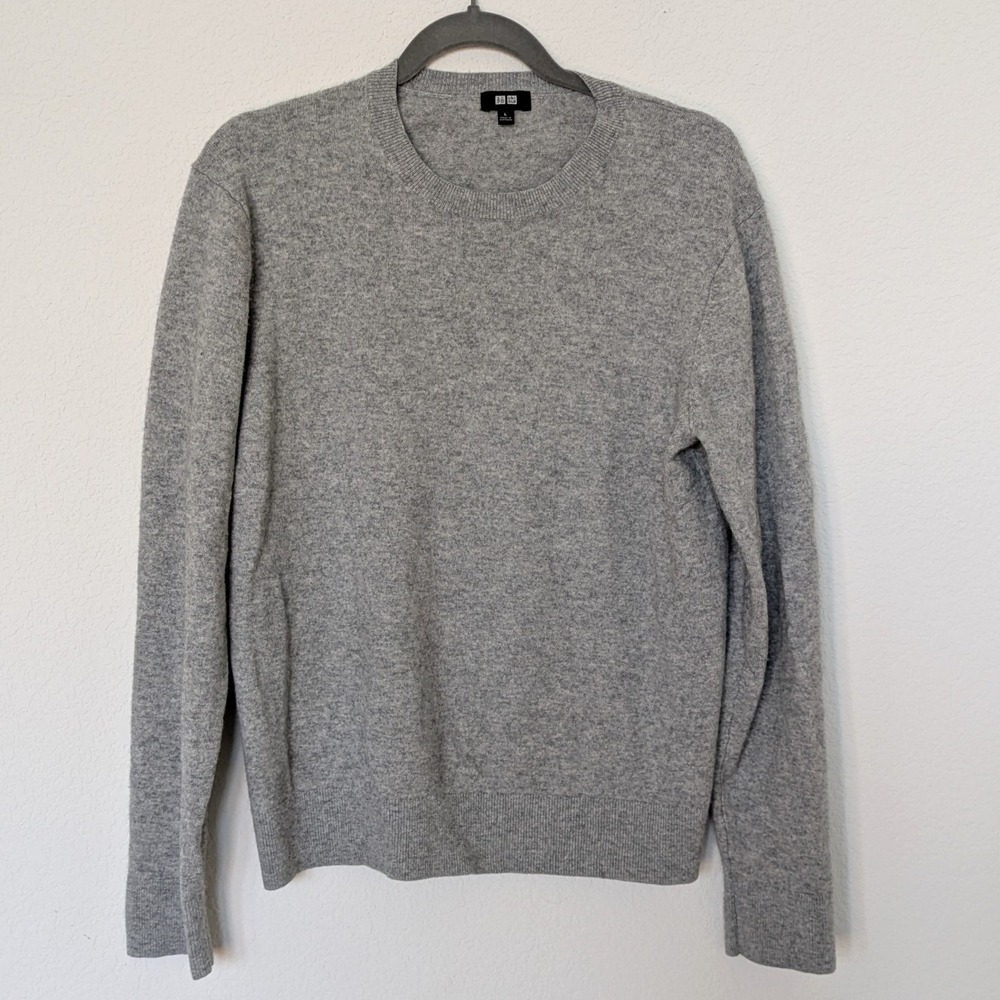 Uniqlo Cashmere Crew Neck Sweater Mens L Grey Classic Minimalist Cozy Fall Layer